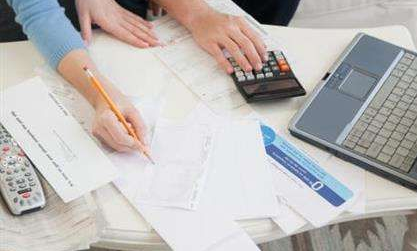 �Ͼ����˹�˾�ṩ�ķ�������Щ���������˵ļ۸��Ƕ�����